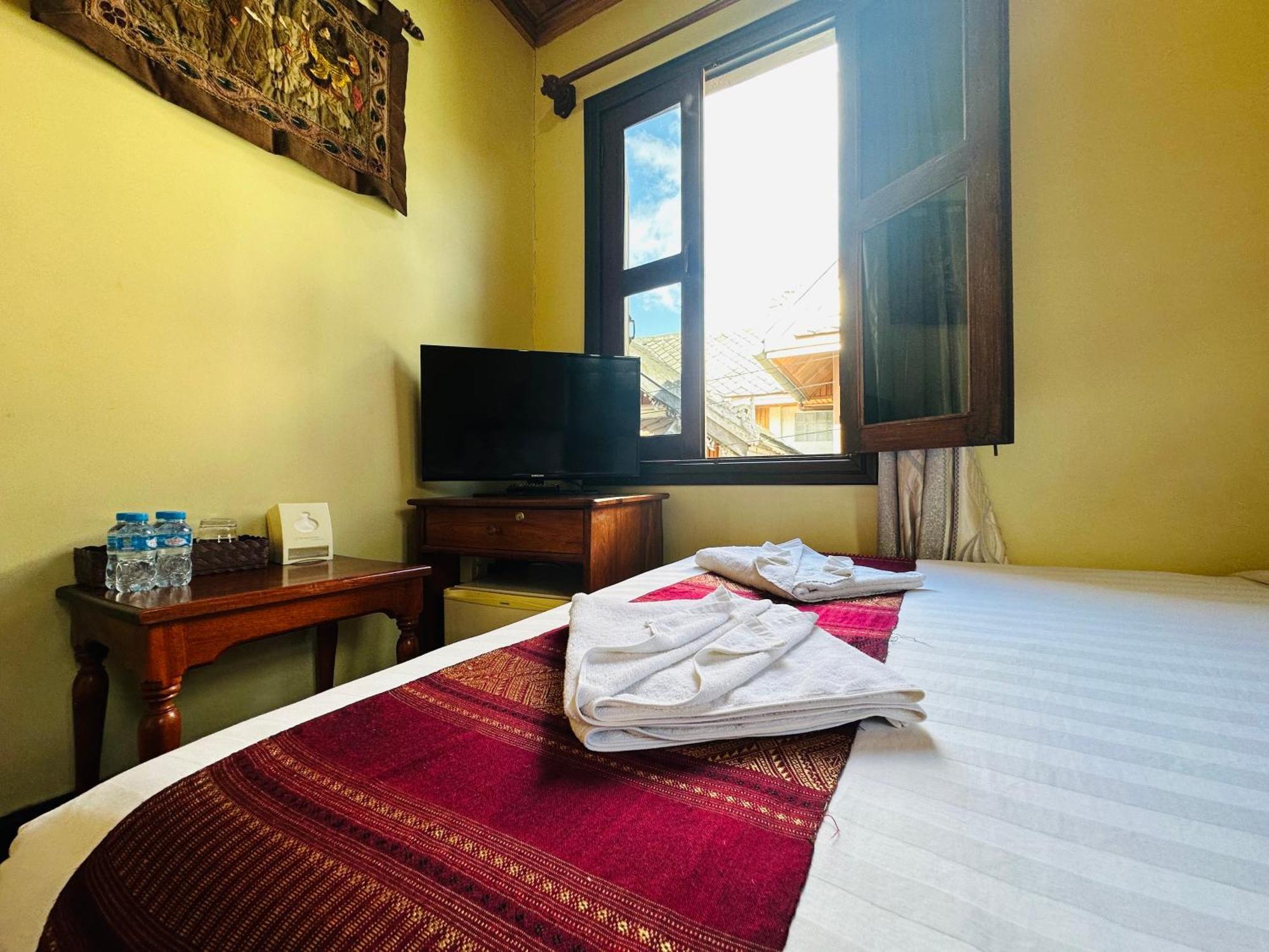 Anisa Mekong Riverside Villa Luang Prabang Exterior photo