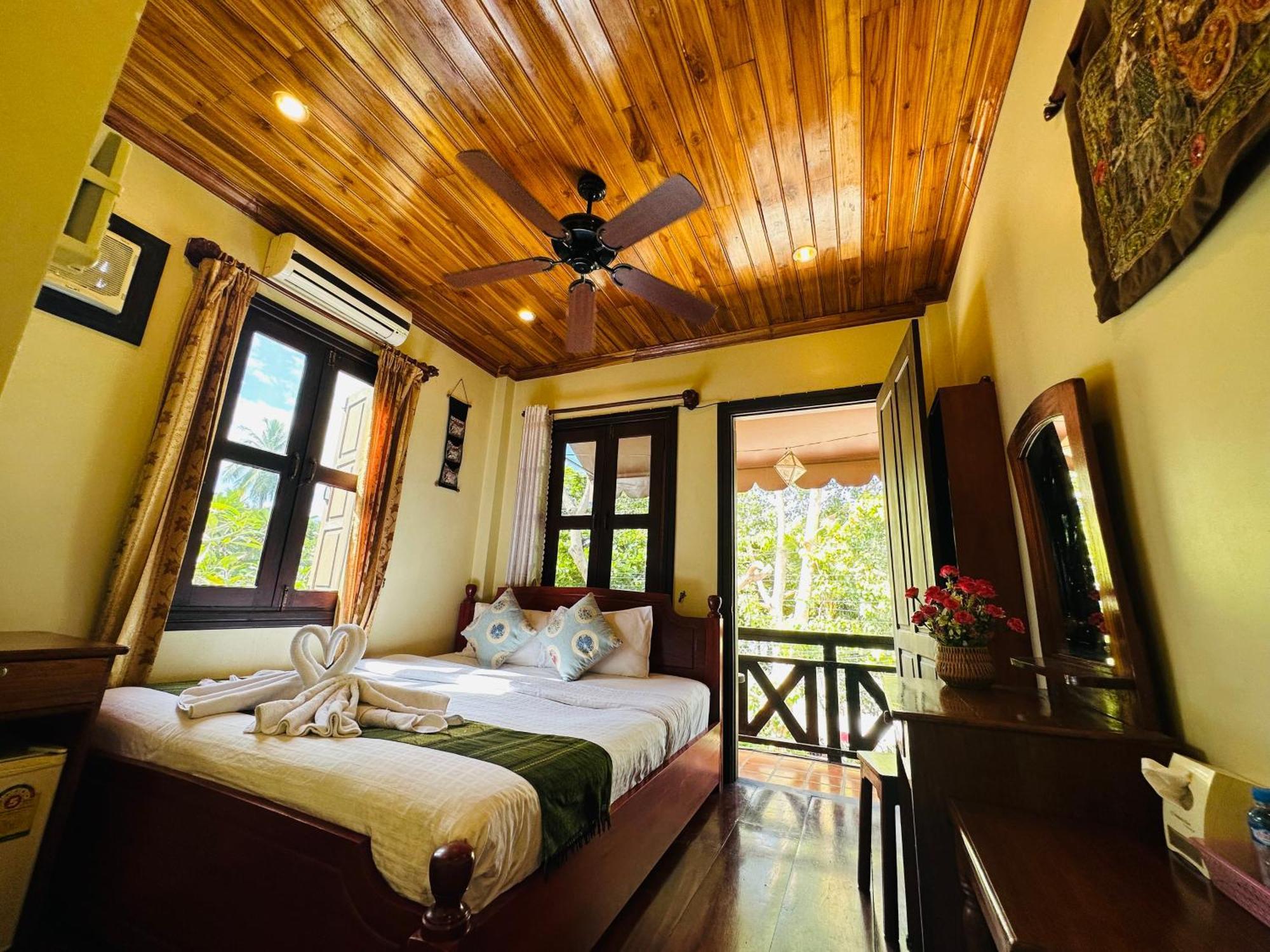 Anisa Mekong Riverside Villa Luang Prabang Exterior photo